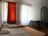 Трёхместный номер Стандарт с 2 комнатами с балконом