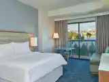 Номер Guest Fireworks View с балконом и с видом на курорт