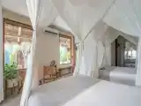 Четырёхместный полулюкс Beach Level oceanfront