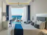Двухместный люкс with Private Heated Pool Island seafront
