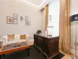 Люкс Charents Signature Grand с балконом