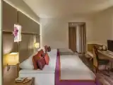 Трёхместный номер Стандарт with side sea view