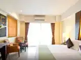 Двухместный номер Deluxe с видом на бассейн