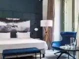 Двухместный полулюкс с балконом и with Square view