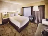Четырёхместный номер Mountain Tower Deluxe с видом на бассейн