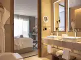 Двухместный номер Club Ocean с балконом
