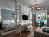 Четырёхместный люкс Upper Floor Luxury Pool