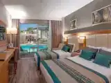 Номер Lake House Swim Up