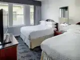 Четырёхместный люкс c 1 комнатой