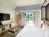 Двухместный номер Deluxe Poolside