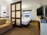 Четырёхместный номер с диваном