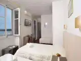 Трёхместный номер Стандарт с балконом и с видом на море