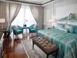 Номер Premier Versace с видом на воду