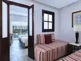 Двухместный номер Deluxe Family с видом на бассейн