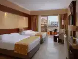 Двухместный номер Стандарт с видом на бассейн