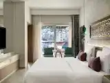 Двухместный номер Grand с видом на бассейн