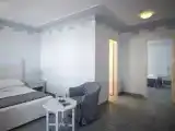 Люкс Family с доступом к общему бассейну с видом на горы
