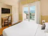 Двухместный номер Prestige с частичным видом на море