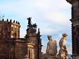 Paparazzi w akcji - Harbina Cosel wraz z damą dworu opuszcza Zwinger króla Augusta Paparazzi w akcji - Harbina Cosel wraz z damą dworu opuszcza Zwinger króla Augusta
