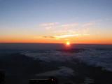 富士山頂でご来光  Sunrise