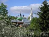 Цареконстантиновская церковь (1707г.) и колокольня Скорбященской церкви (1752г.)