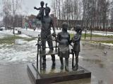 Памятник семье