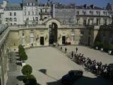 Cour d'honneur depuis le premier étage Cour d'honneur depuis le premier étage