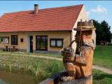 République Tchèque, le fumeur de pipe dans le village de Holasovice République Tchèque, le fumeur de pipe dans le village de Holasovice