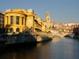El Mercado de la Ribera y el Puente de San Antón El Mercado de la Ribera y el Puente de San Antón