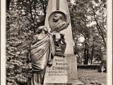 San Pietroburgo, cimitero di Tichvin: tomba di Feodor Ignat'evich Stravinskij San Pietroburgo, cimitero di Tichvin: tomba di Feodor Ignat'evich Stravinskij