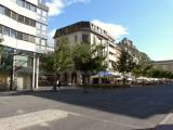 Suisse, la place du Midi à Sion et son château