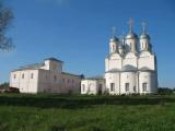 Паисиев Успенский монастырь. Слева-Троицкая церковь, справа-Успенская. Паисиев Успенский монастырь. Слева-Троицкая церковь, справа-Успенская.