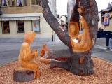 Suisse, l'une des crèches dans un arbre sculpté à Sion