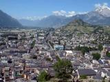 Suisse, la ville de Sion dans la vallée