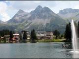 Der Obersee in Arosa liegt auf 1800 Meter über den Meer  der Ort ist ein beliebter alpiner Klimakurort in Kanton Graubünden.