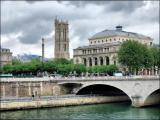 Paris, place du Chatelet et tour Saint-Jacques Paris, place du Chatelet et tour Saint-Jacques