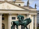 Gendarmenmarkt , "Musizierendes Genie auf Löwen reitend", "Deutscher Dom"