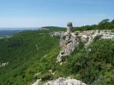 Вид на монастырь Шулдан и башню с востока Вид на монастырь Шулдан и башню с востока
