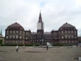 Fundos do Palácio Real de Christiansborg - junho de 2009. Fundos do Palácio Real de Christiansborg - junho de 2009.