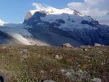 Nordend 4609 müM./ Rechts Dufourspitze 4639 müM.Die Abendsonne und der Duft der Alpenflora ...... Kleine Rast. Nordend 4609 müM./ Rechts Dufourspitze 4639 müM.Die Abendsonne und der Duft der Alpenflora ...... Kleine Rast.