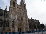 Parte lateral de la Catedral de Bordeaux Parte lateral de la Catedral de Bordeaux
