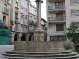Ourense: Fuente Nueva en la Praza do Trigo Ourense: Fuente Nueva en la Praza do Trigo
