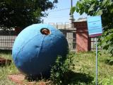 Металлический шар для прочистки канализационных каналов / Iron sphere for a water drain clearing Металлический шар для прочистки канализационных каналов / Iron sphere for a water drain clearing