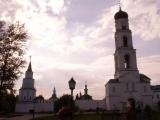 Раифский монастырь. Часовня у южной стены и колокольня с надвратной церковью в честь Архистратига Божия Михаила... Раифский монастырь. Часовня у южной стены и колокольня с надвратной церковью в честь Архистратига Божия Михаила...