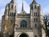  Cathédrale Saint Bénigne Dijon France