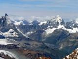 Das Matterhorn und die Dent Blanche haben im diesem Monat Juli den ersten Neuschnee erhalten. Das Matterhorn und die Dent Blanche haben im diesem Monat Juli den ersten Neuschnee erhalten.