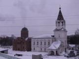Справа церковь Великой Мученицы Варвары, слева - церковь Петра и Павла...