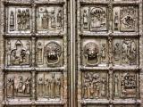 Романские Бронзовые ворота Софийского собора. Old Bronze Gates