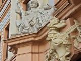 Figur am Eingang des Romanushauses (Brühl) Figur am Eingang des Romanushauses (Brühl)