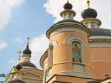 Собор Троицы Живоначальной в Подольске - купола и кресты Собор Троицы Живоначальной в Подольске - купола и кресты